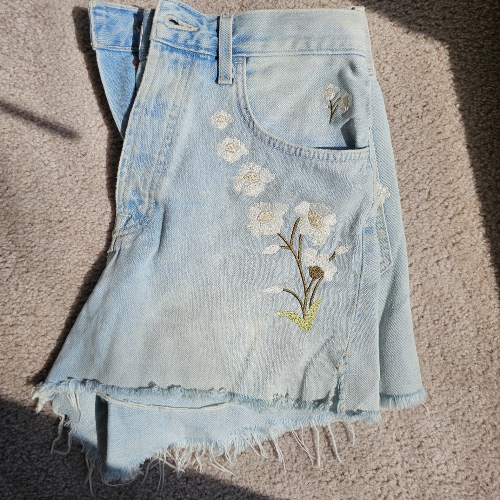 7 For All Mankind Easy Ruby High Waisted Cust Off Shorts - Picture 15 of 16